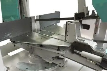 Двухколонные полуавтоматические ленточнопильные станки IMET для резки под прямым углом
